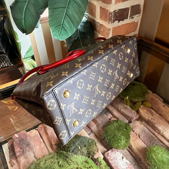 LOUIS VUITTON Flower Monogram Canvas Tote Bag - Picture 5 of 16